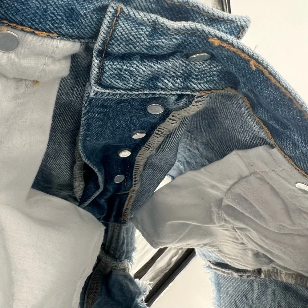By Together Boutique Cutoff Distressed Jean Shorts‎